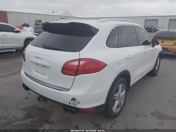 2012 PORSCHE CAYENNE