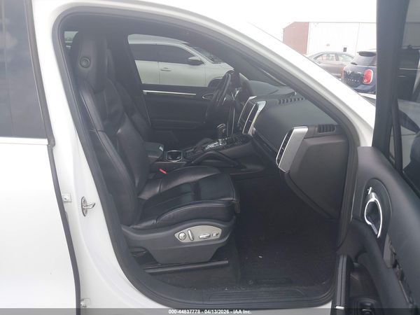 2012 PORSCHE CAYENNE