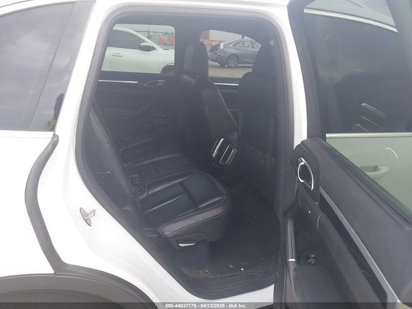 2012 PORSCHE CAYENNE