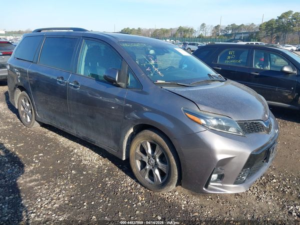 2019 TOYOTA SIENNA SE 7 PASSENGER — I1