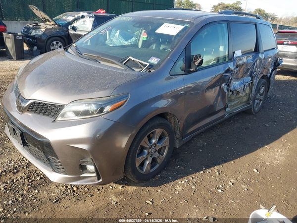 2019 TOYOTA SIENNA — I2