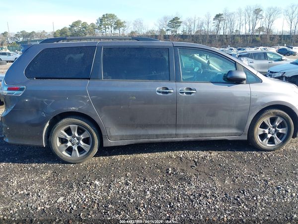2019 TOYOTA SIENNA SE 7 PASSENGER — I116