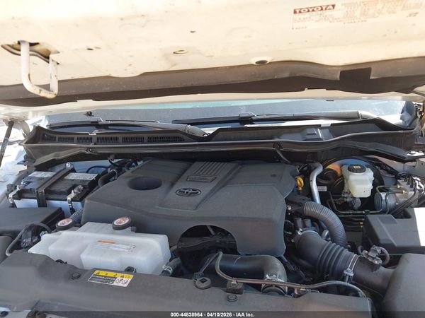 2025 TOYOTA TUNDRA LIMITED — I10