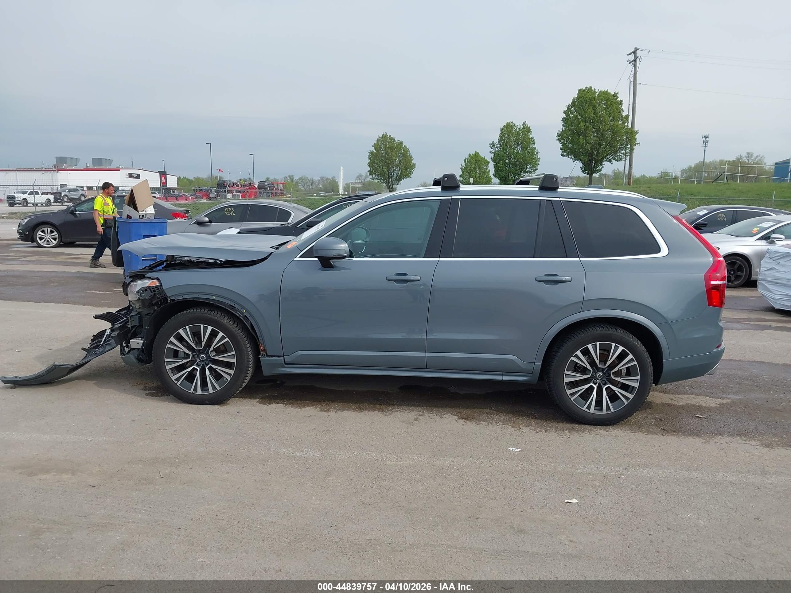 2020 VOLVO XC90 T6 MOMENTUM 7 PASSENGER