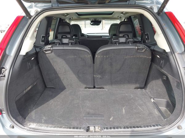 2020 VOLVO XC90 T6 MOMENTUM 7 PASSENGER