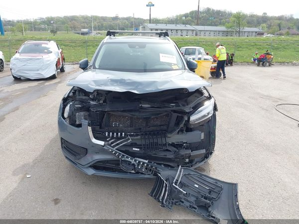 2020 VOLVO XC90 T6 MOMENTUM 7 PASSENGER
