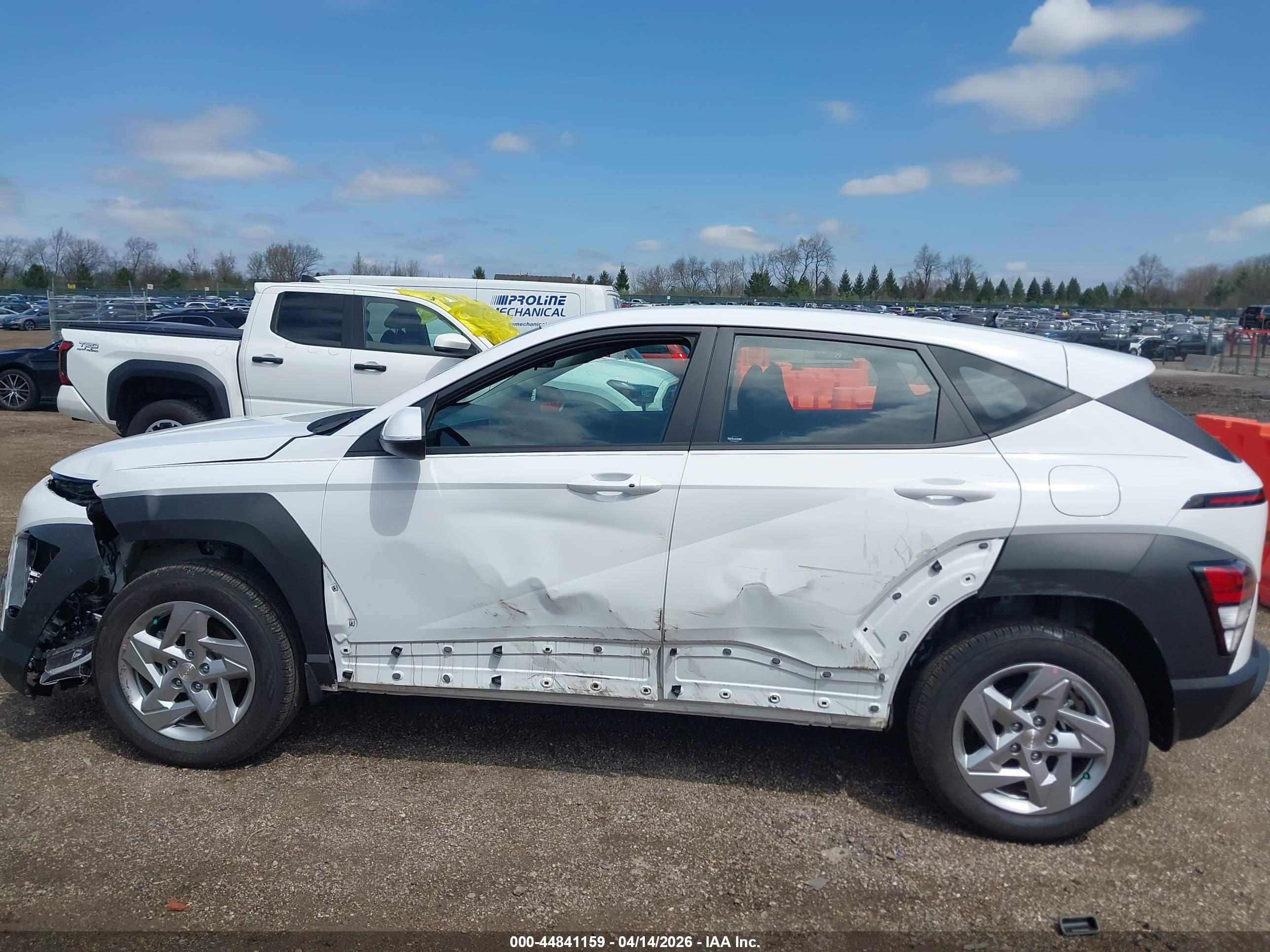2026 HYUNDAI KONA SE