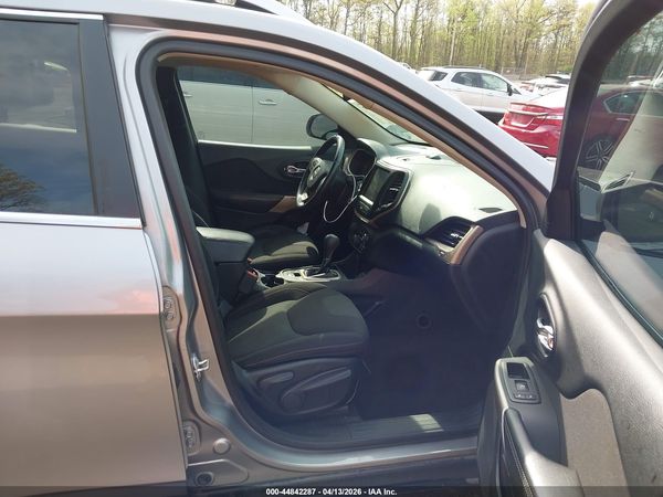 2017 JEEP CHEROKEE LATITUDE FWD