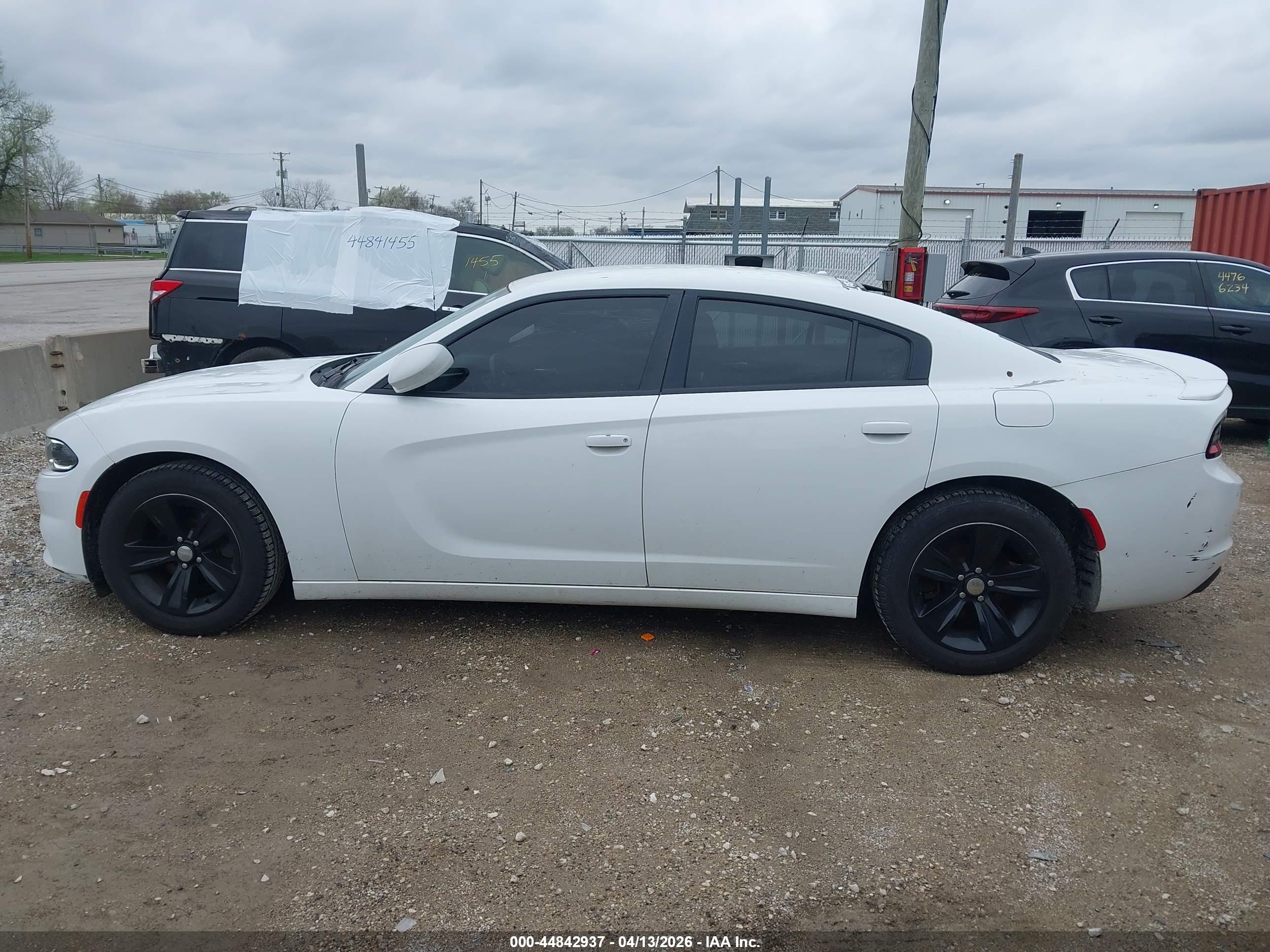 2016 DODGE CHARGER SE