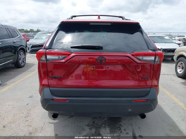 2025 TOYOTA RAV4 XLE