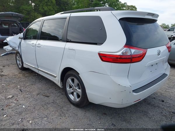2015 TOYOTA SIENNA LE 8 PASSENGER