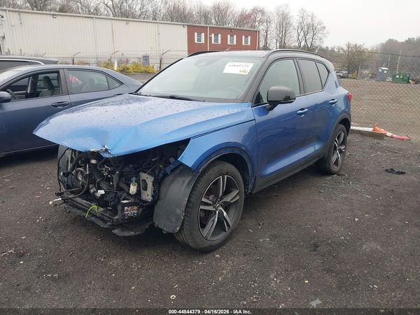 2019 VOLVO XC40 T5 MOMENTUM/T5 R-DESIGN