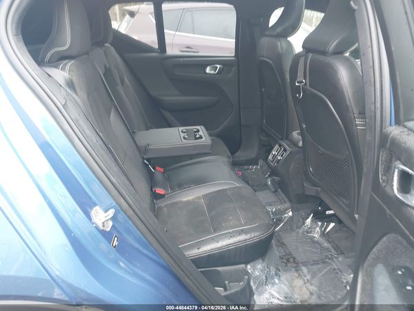 2019 VOLVO XC40 T5 MOMENTUM/T5 R-DESIGN