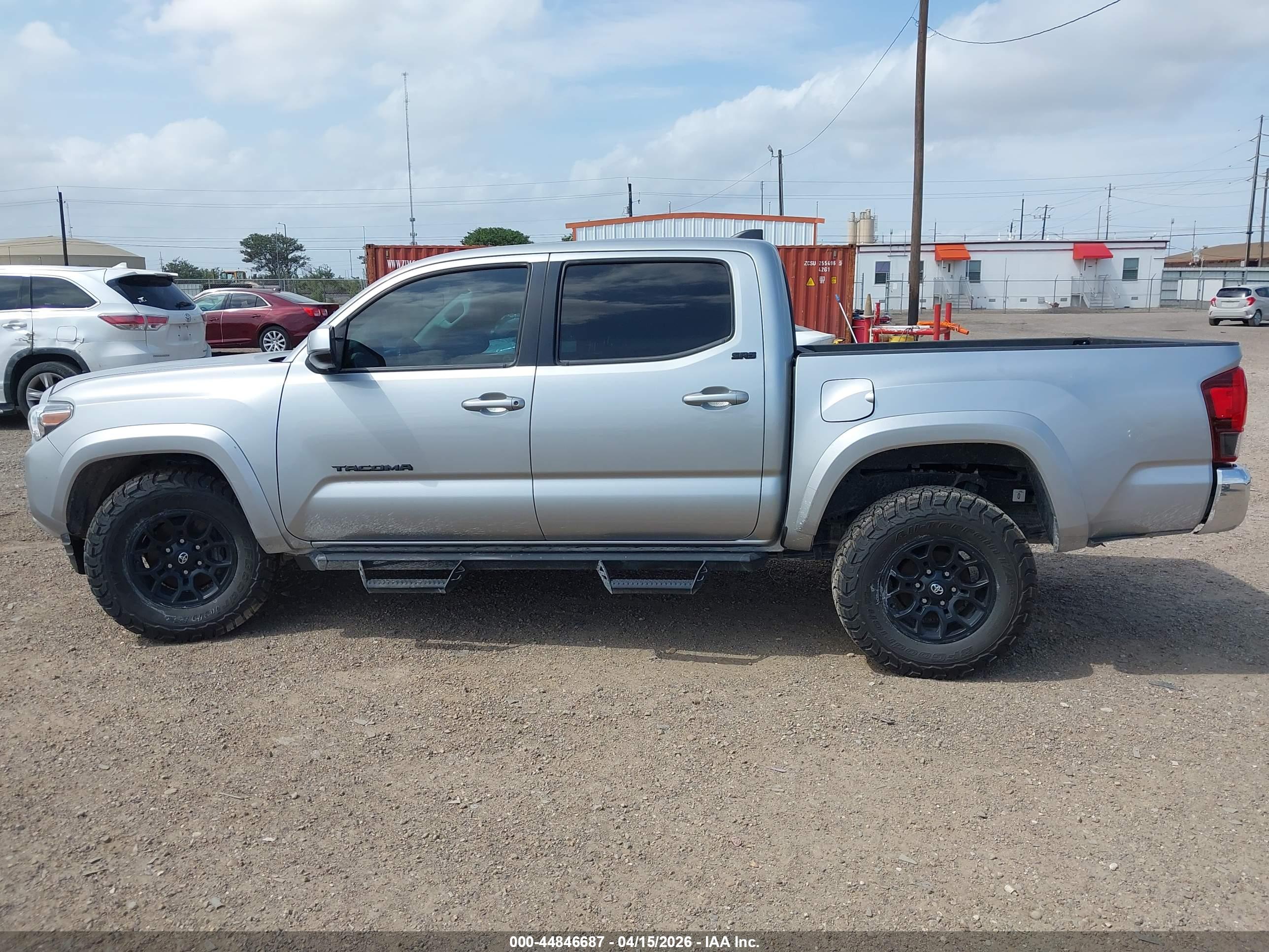 2022 TOYOTA TACOMA SR5 V6