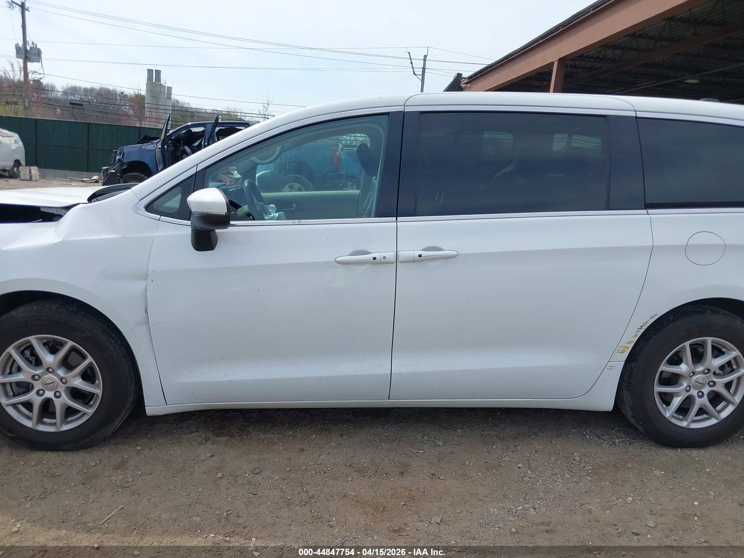 2023 CHRYSLER PACIFICA TOURING L