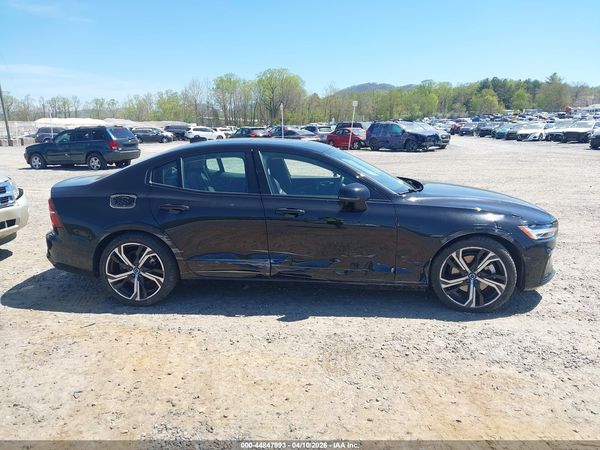 2024 VOLVO S60 B5 PLUS DARK THEME