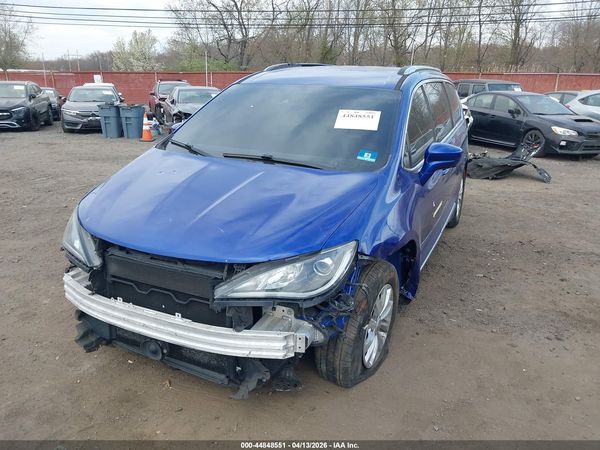 2019 CHRYSLER PACIFICA TOURING L — I6