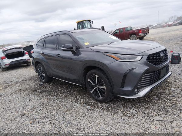 2021 TOYOTA HIGHLANDER XSE