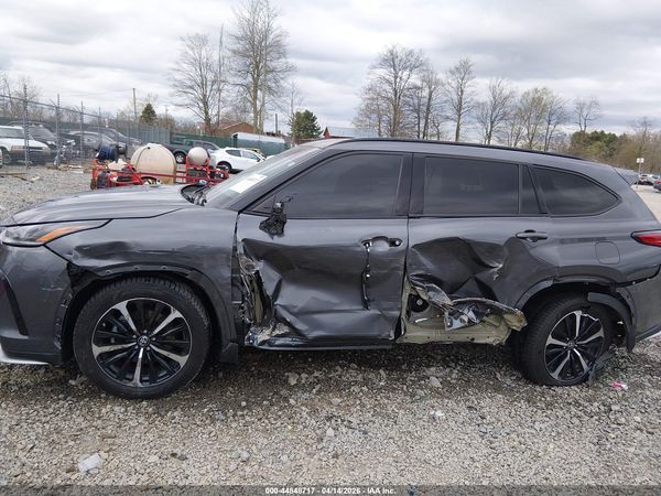 2021 TOYOTA HIGHLANDER XSE