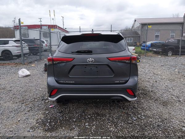 2021 TOYOTA HIGHLANDER XSE