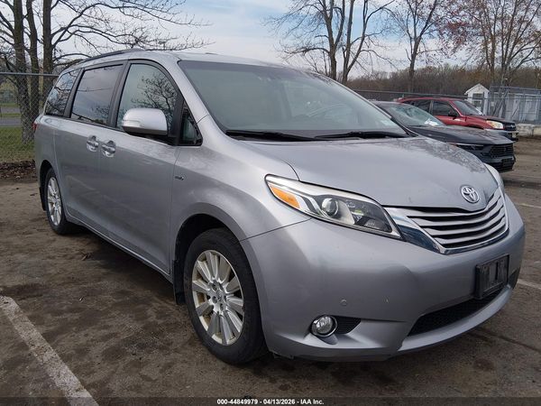 2017 TOYOTA SIENNA — I1
