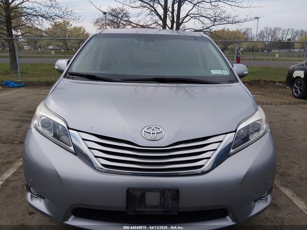 2017 TOYOTA SIENNA — I115