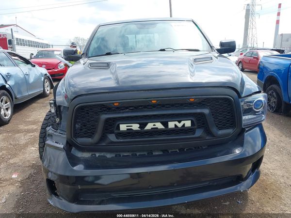 2017 RAM 1500 NIGHT  4X4 5'7 BOX