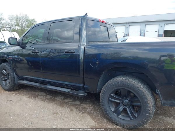 2017 RAM 1500 NIGHT  4X4 5'7 BOX