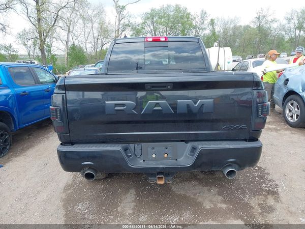 2017 RAM 1500 NIGHT  4X4 5'7 BOX