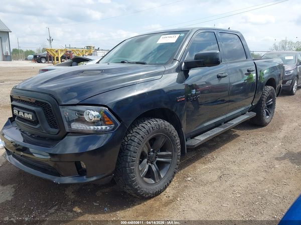 2017 RAM 1500 NIGHT  4X4 5'7 BOX