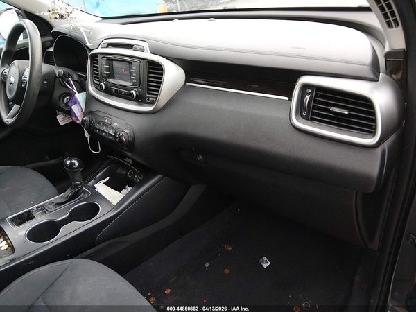 2017 KIA SORENTO 2.4L LX