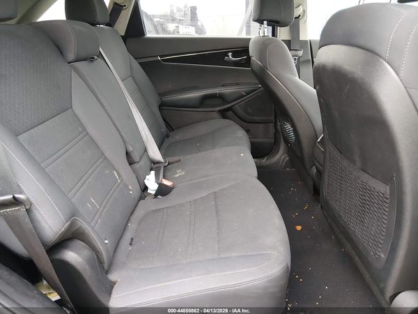 2017 KIA SORENTO 2.4L LX
