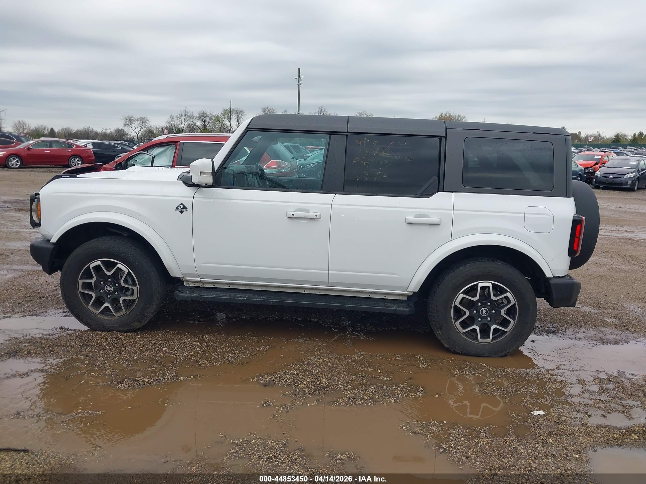 2023 FORD BRONCO OUTER BANKS