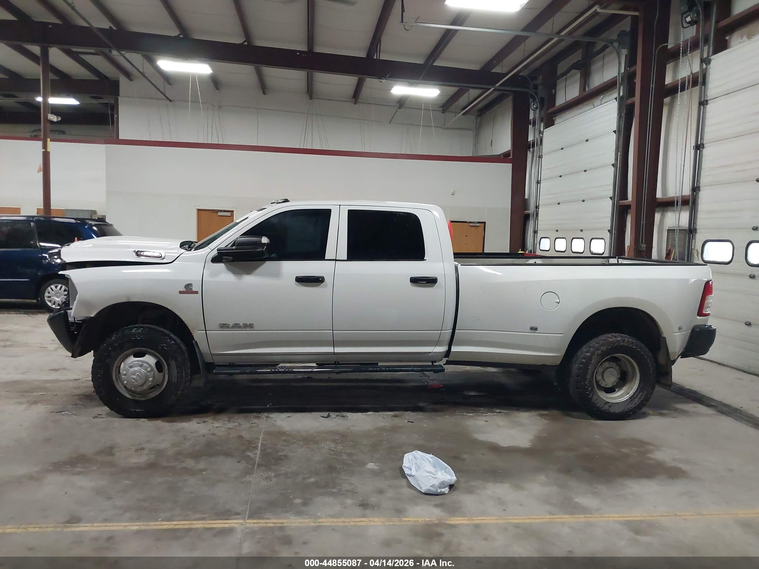 2021 RAM 3500 TRADESMAN  4X4 8' BOX