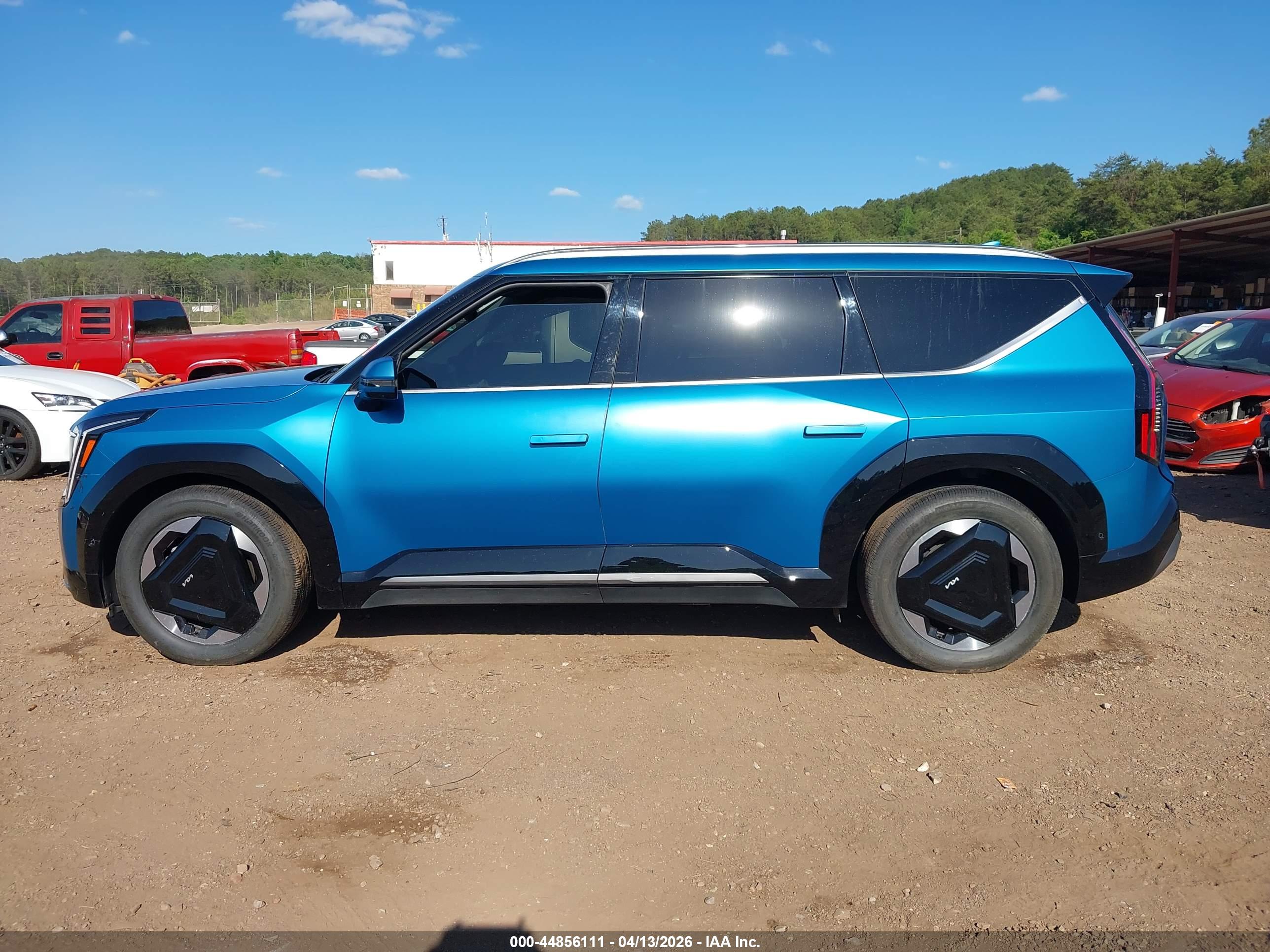 2024 KIA EV9 LAND