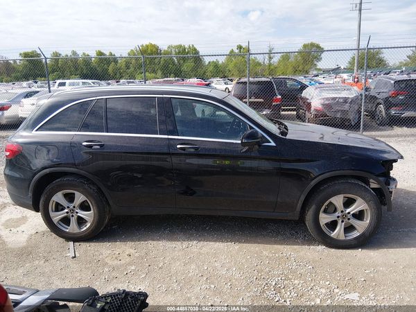 2017 MERCEDES-BENZ GLC 300 4MATIC