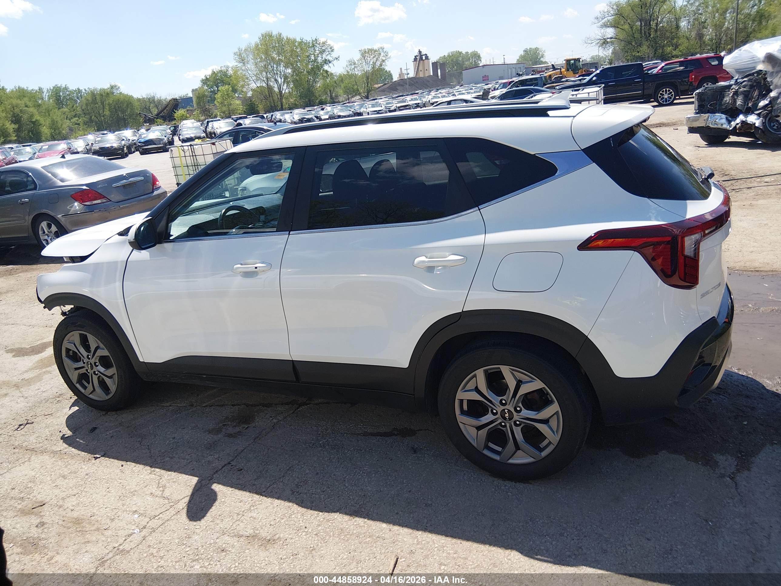 2024 KIA SELTOS S