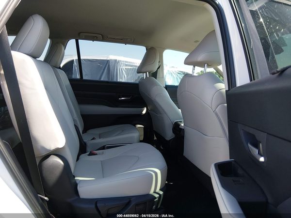 2026 TOYOTA GRAND HIGHLANDER XLE