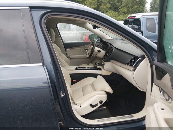 2021 VOLVO XC90