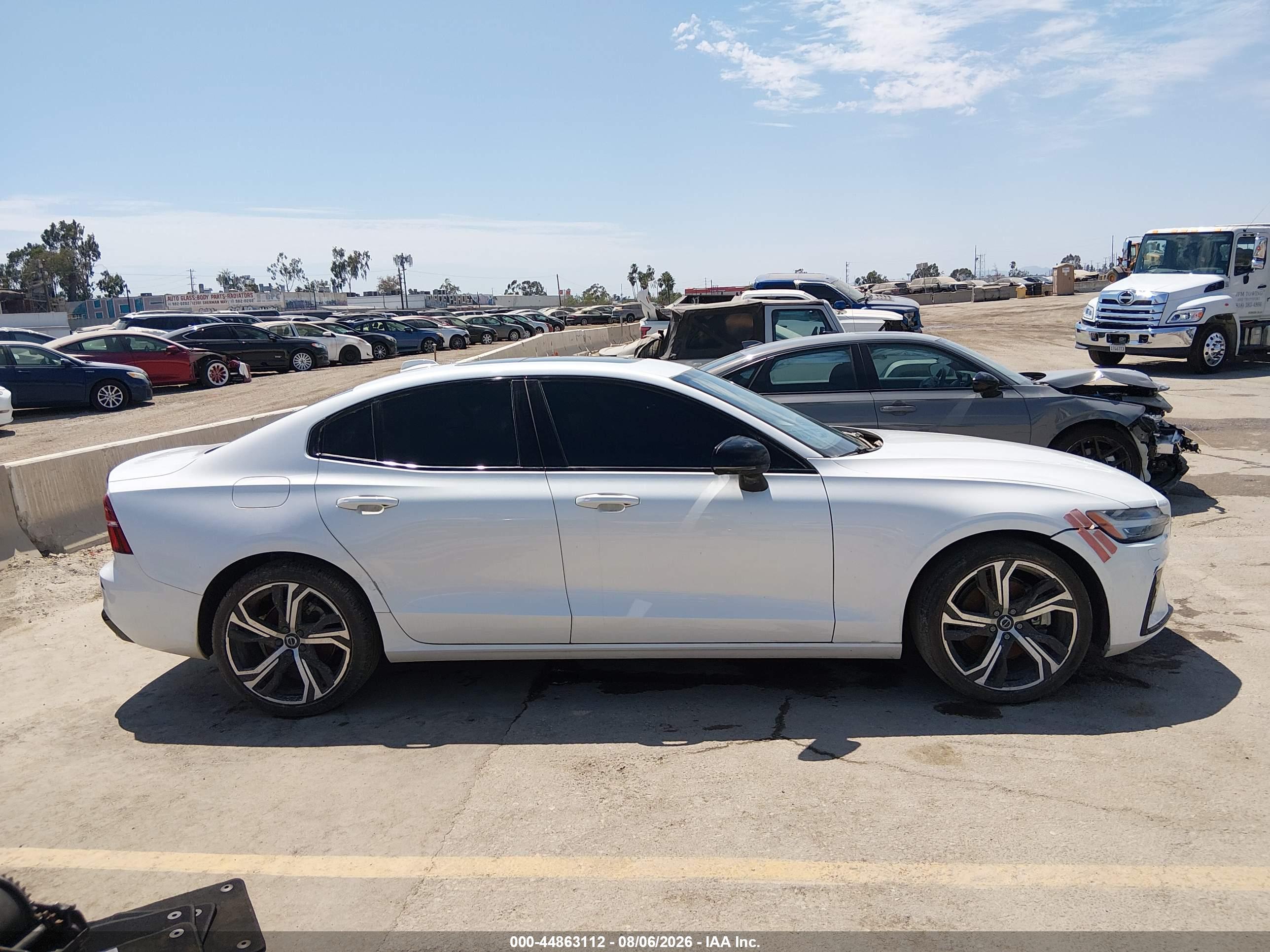 2024 VOLVO S60 B5 CORE DARK THEME