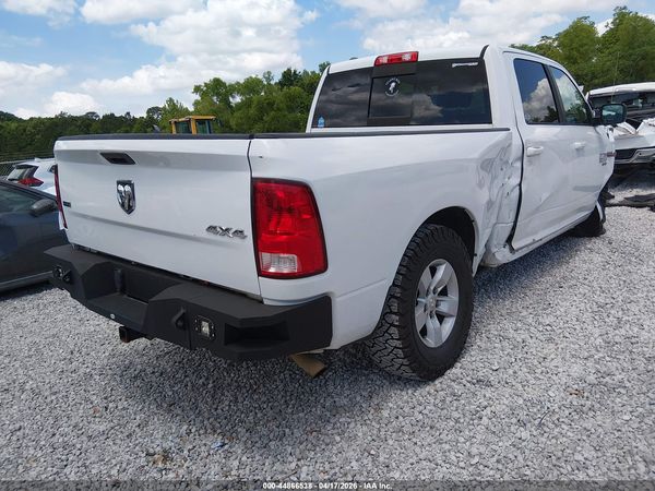 2019 RAM 1500 CLASSIC SLT  4X4 6'4 BOX