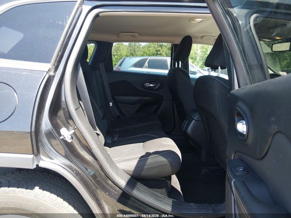 2016 JEEP CHEROKEE LATITUDE — I8