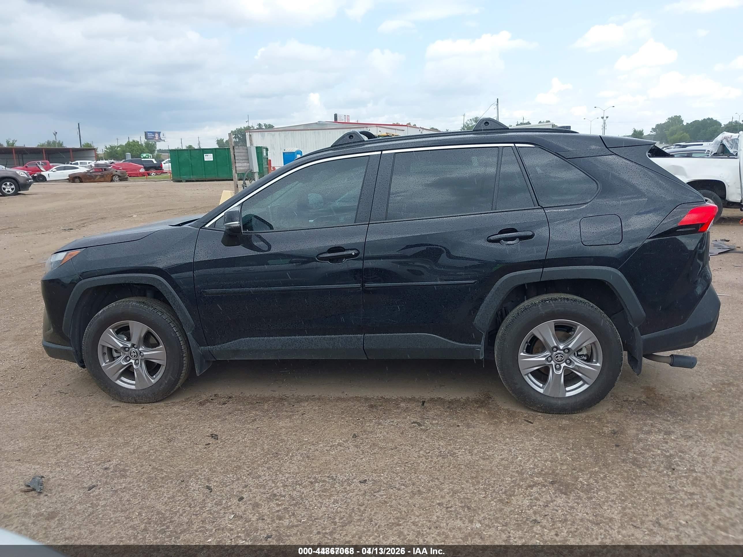 2024 TOYOTA RAV4 XLE