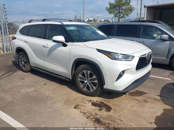 2020 TOYOTA HIGHLANDER XLE