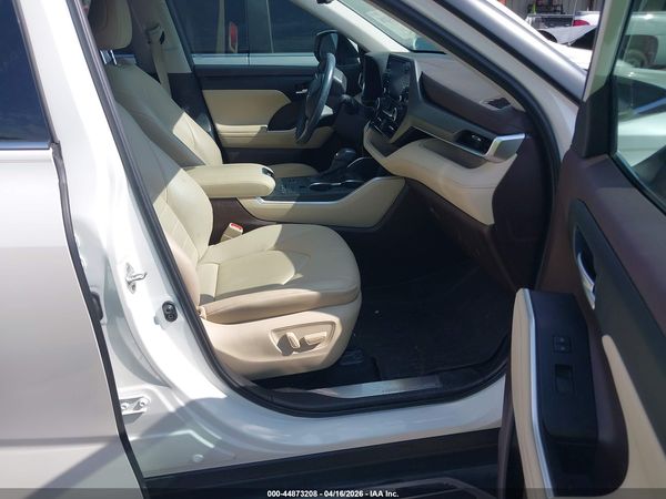 2020 TOYOTA HIGHLANDER XLE