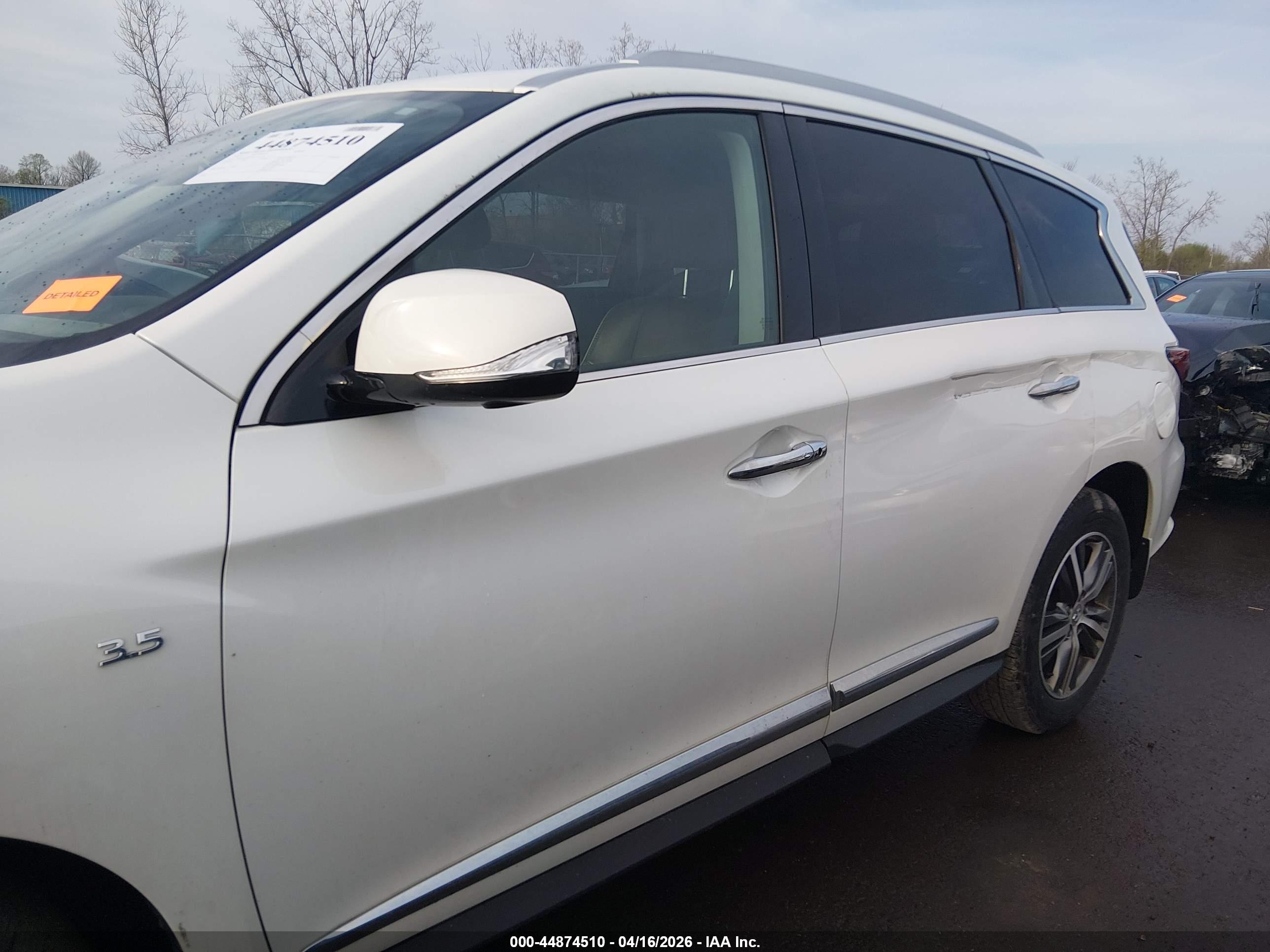 2019 INFINITI QX60 LUXE