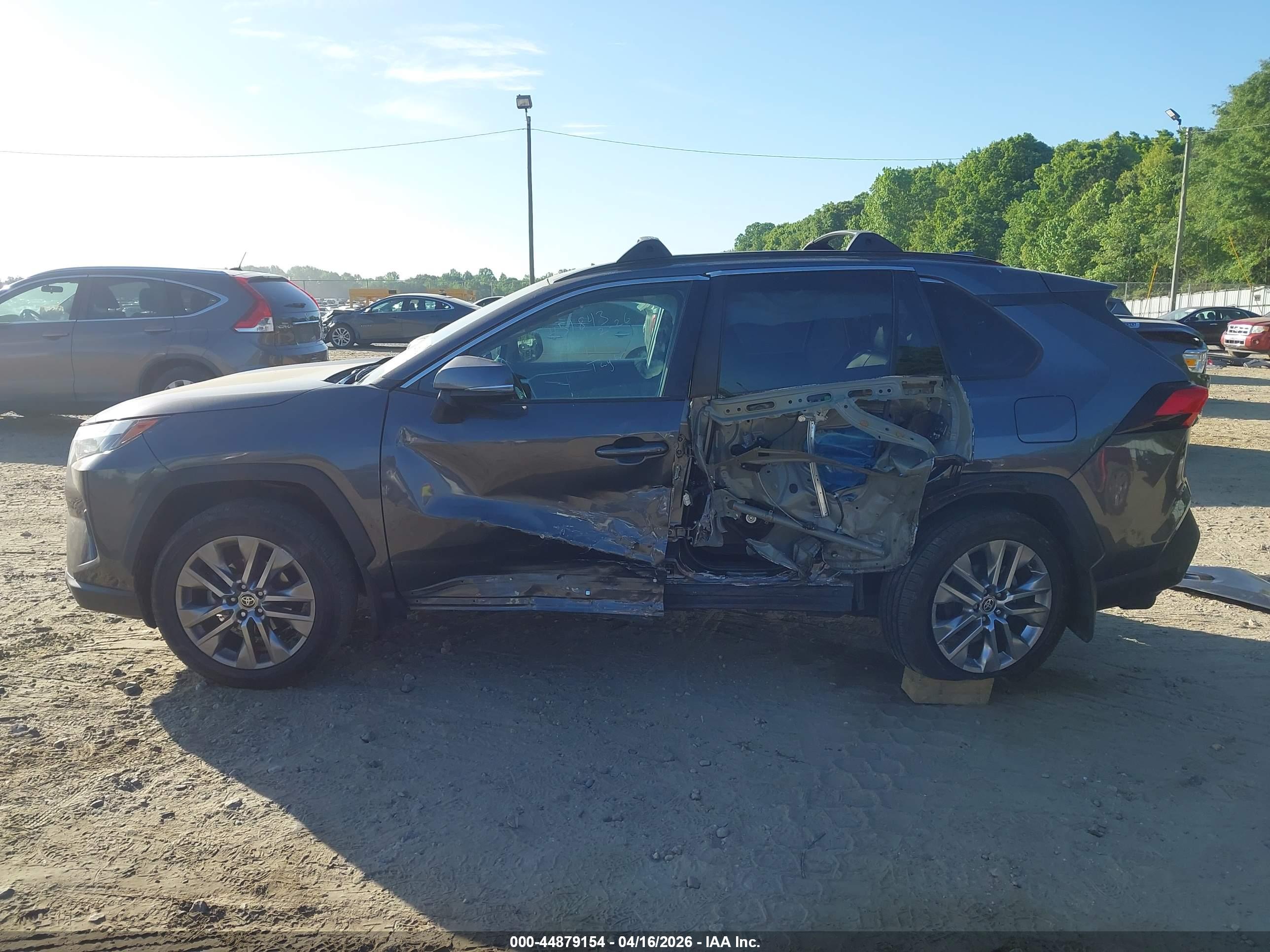 2022 TOYOTA RAV4 XLE PREMIUM
