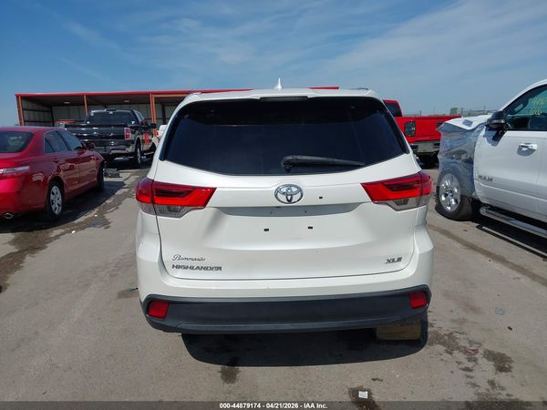 2019 TOYOTA HIGHLANDER XLE