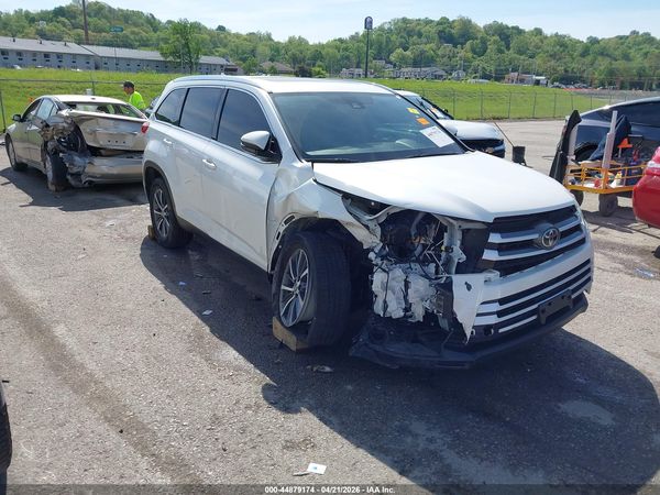 2019 TOYOTA HIGHLANDER XLE