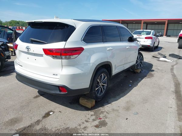 2019 TOYOTA HIGHLANDER XLE